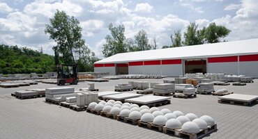 Skladové plochy - Firemná predajňa Prefa Brno, Oslavany
