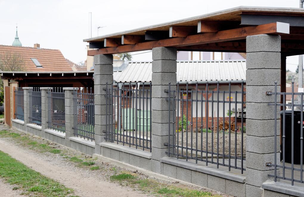 Pergola a plot z tvaroviek GARDELOT®
