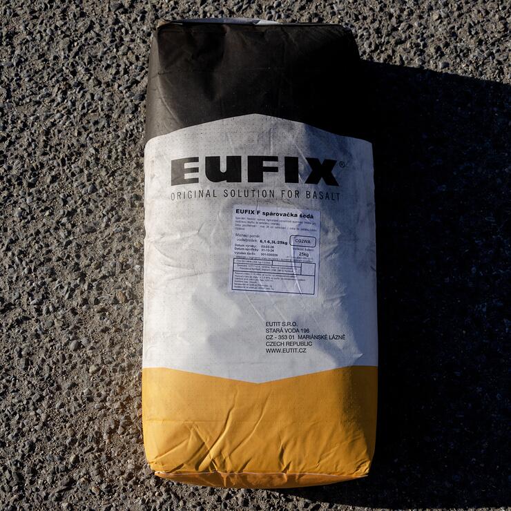 Škárovacia hmota EUFIX F - Hmota spárovací EUFIX F 25kg šedá