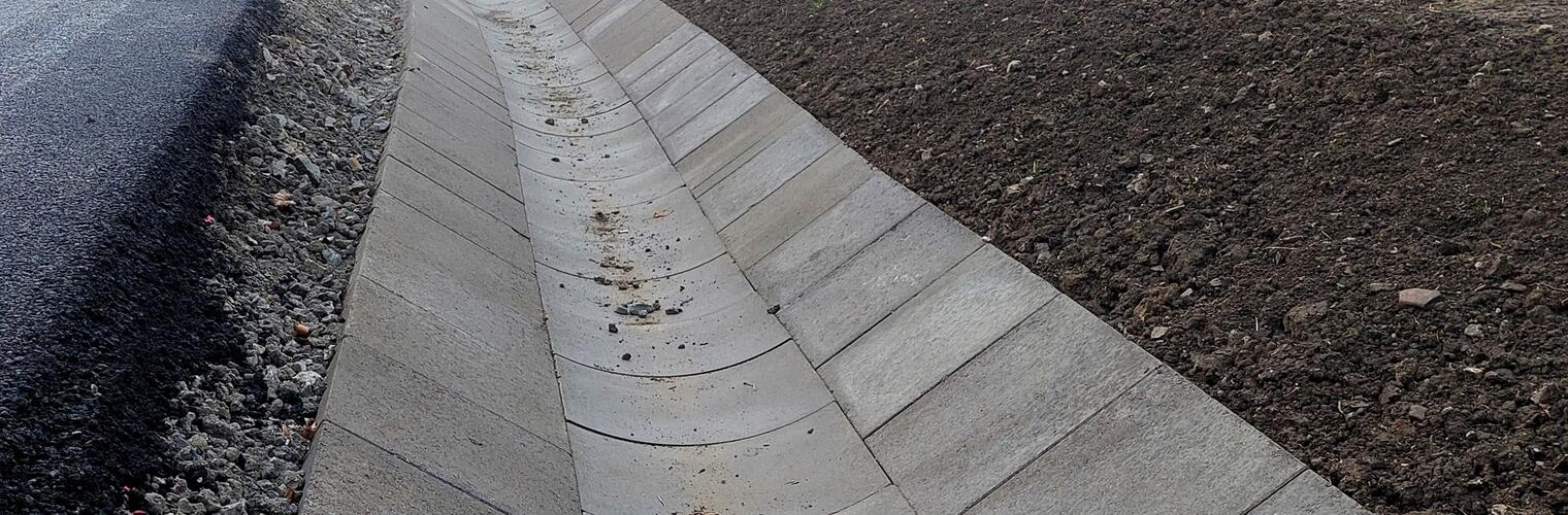 Betónové odvodňovacie žľaby a melioračné dosky