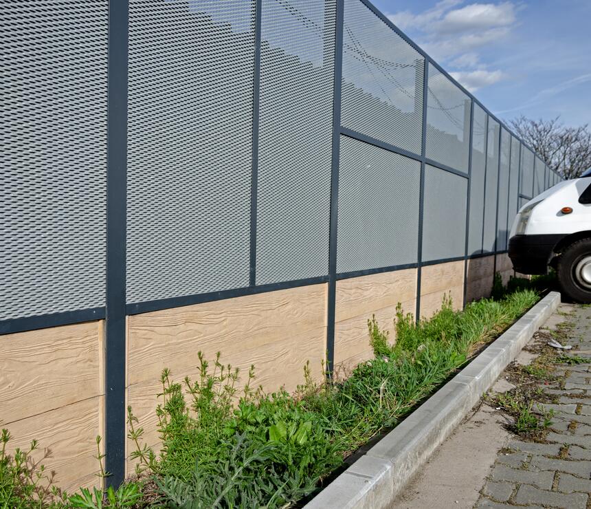 Betónový plot DEKOR obojstranný reliéf DREVO farba béžová - foto č.7
