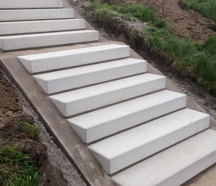 Betónové schody farba natural povrch hladký - foto č.4