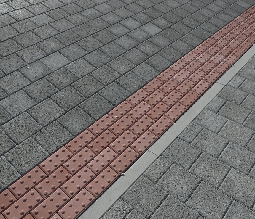 Betónová dlažba GRANIT® 20x10 - nopková pre nevidiacich farba červená - foto č.8