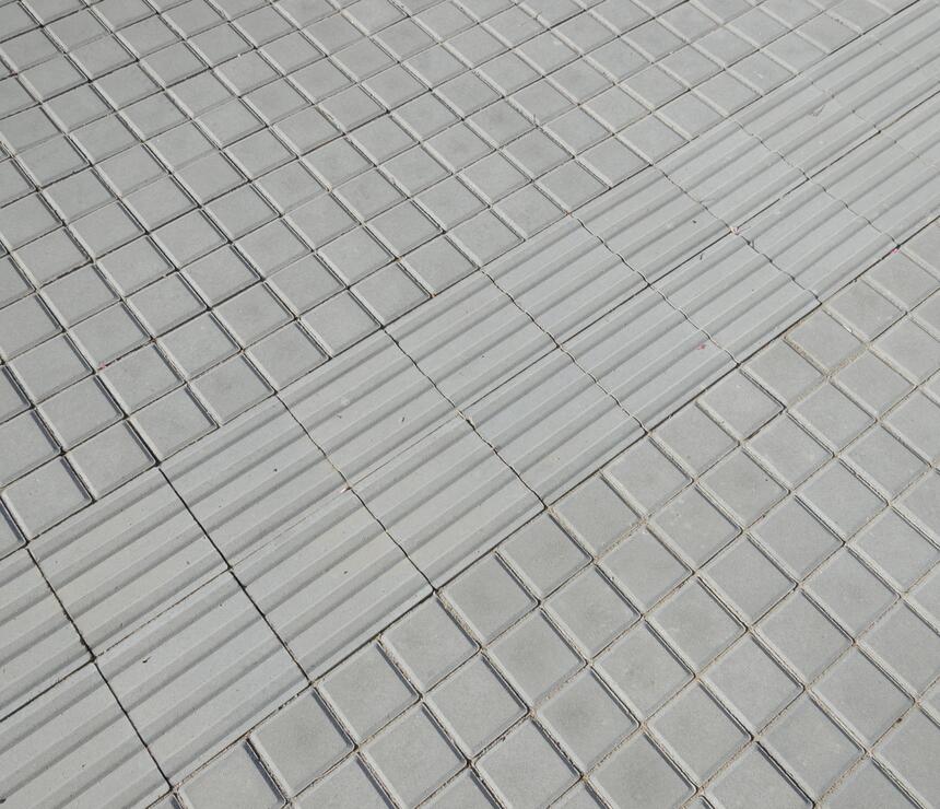 Betónová dlažba GRANIT® 20x20 - drážková pre nevidiacich, farba natural - foto č.2