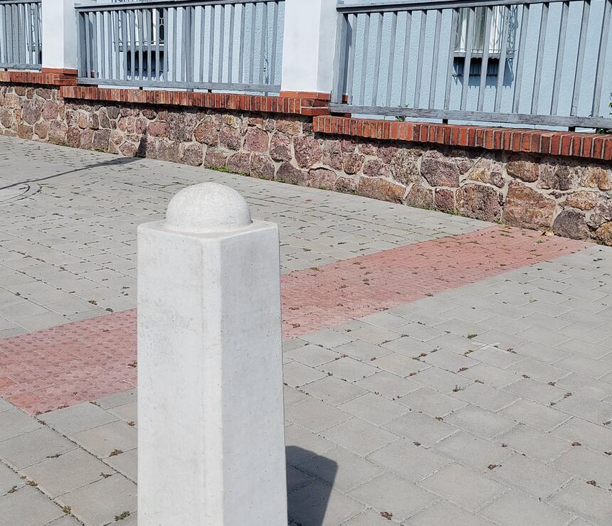 Betónový pätník IHLAN vysoký farba natural povrch hladký - foto č.3