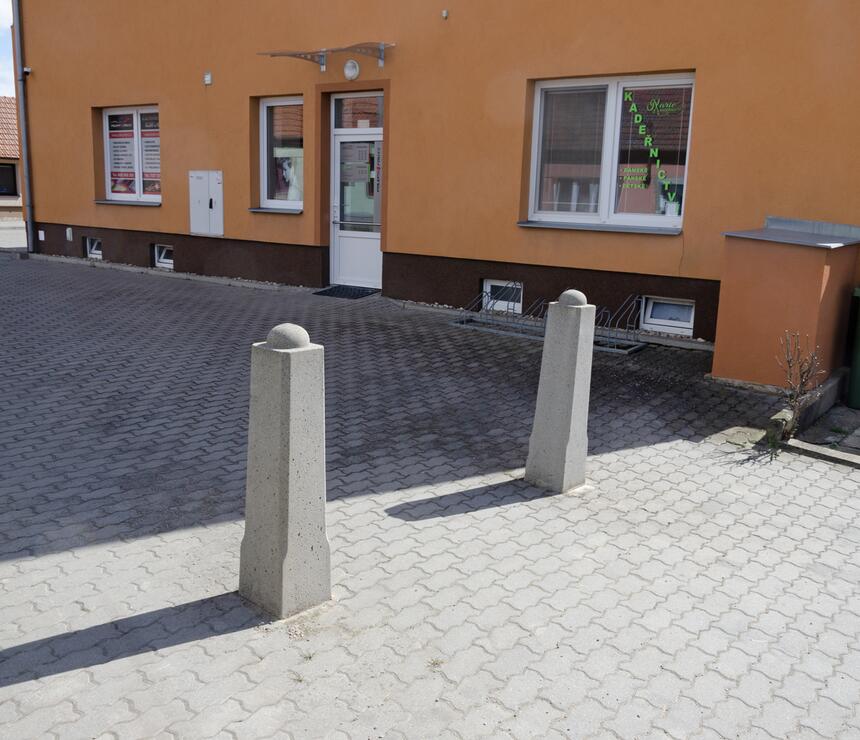 Betónový pätník IHLAN vysoký farba natural povrch tryskaný - foto č.4