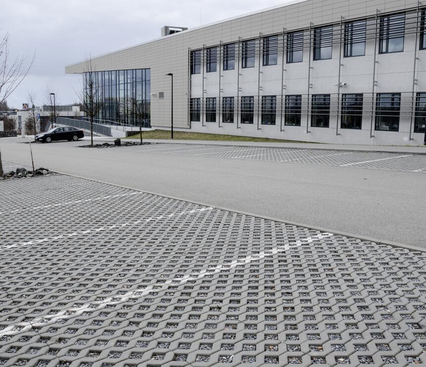 Zatrávňovacia dlažba ANDEZIT® farba natural - foto č.10