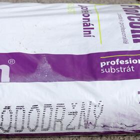 Florcom substrát vododržný s minerálom PROFI