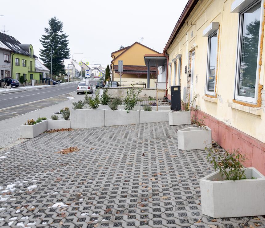 Betónový kvetináč Stela, Sandra a Linda farba natural povrch hladký - foto č.9