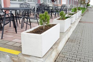 Vonkajšie betónové kvetináče oživia Vašu záhradu alebo terasu | Máte projekt a chcete ponuku betónových kvetináčov „na mieru“?